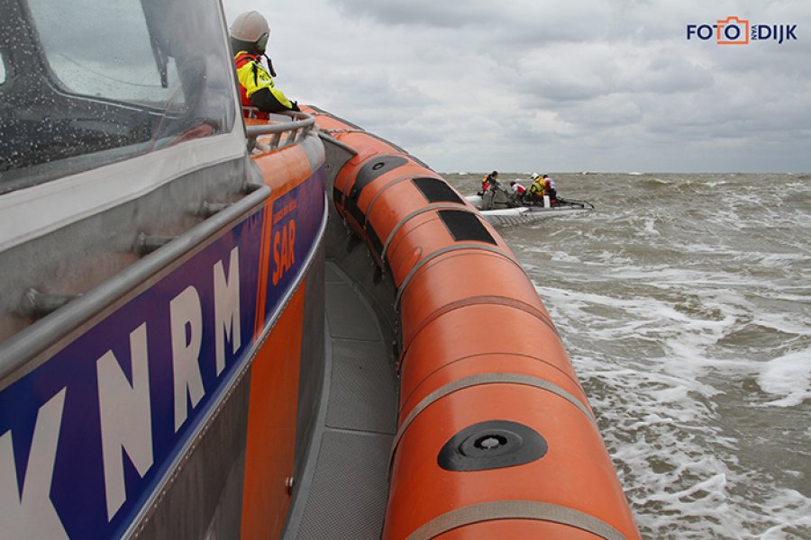 Groot aantal catamarans in problemen tijdens Eneco Luchterduinen Race